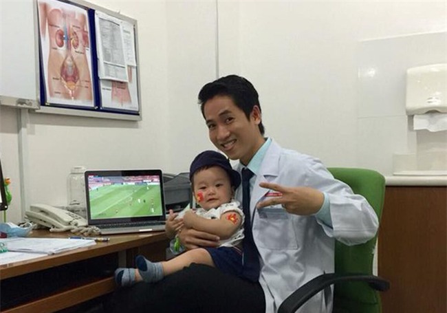 Bà bầu vừa chờ đẻ, vừa quẩy hết mình trong trận bán kết của U23 Việt Nam - Ảnh 8.