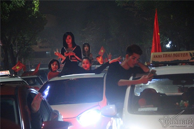 U23 Việt Nam,Bán kết U23 Châu á,Bóng đá Việt Nam,Park Hang Seo,HLV Park Hang Seo,Quang Hải,tắc đường,ùn tắc