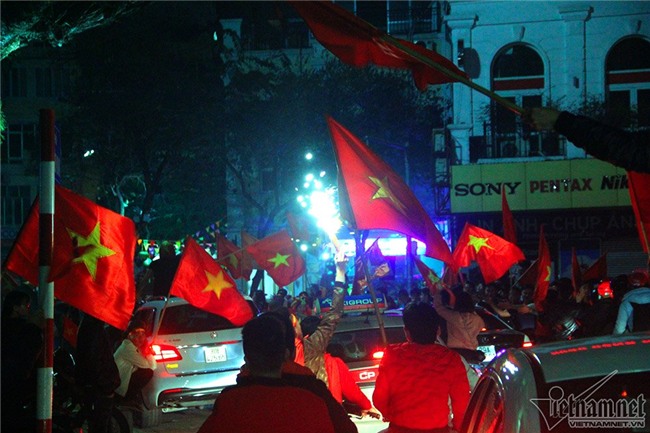 U23 Việt Nam,Bán kết U23 Châu á,Bóng đá Việt Nam,Park Hang Seo,HLV Park Hang Seo,Quang Hải,tắc đường,ùn tắc