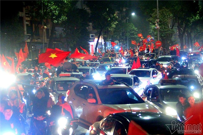 U23 Việt Nam,Bán kết U23 Châu á,Bóng đá Việt Nam,Park Hang Seo,HLV Park Hang Seo,Quang Hải,tắc đường,ùn tắc