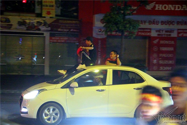 U23 Việt Nam,Bán kết U23 Châu á,Bóng đá Việt Nam,Park Hang Seo,HLV Park Hang Seo,Quang Hải,tắc đường,ùn tắc