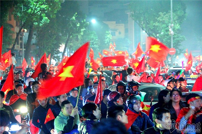 U23 Việt Nam,Bán kết U23 Châu á,Bóng đá Việt Nam,Park Hang Seo,HLV Park Hang Seo,Quang Hải,tắc đường,ùn tắc