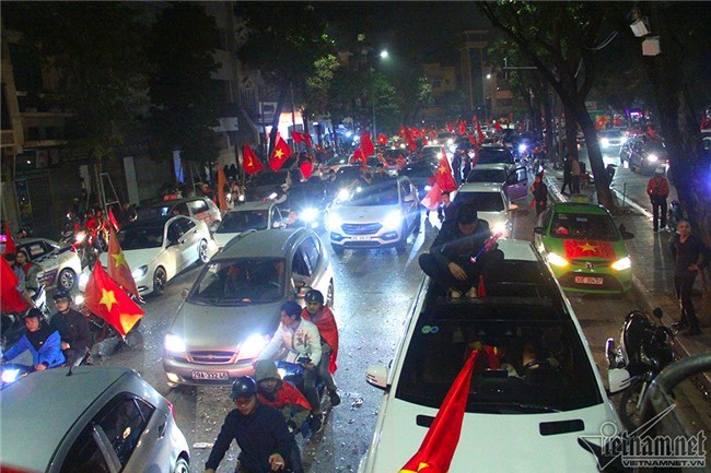 U23 Việt Nam,Bán kết U23 Châu á,Bóng đá Việt Nam,Park Hang Seo,HLV Park Hang Seo,Quang Hải,tắc đường,ùn tắc