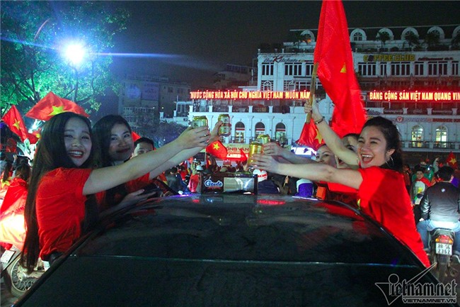 U23 Việt Nam,Bán kết U23 Châu á,Bóng đá Việt Nam,Park Hang Seo,HLV Park Hang Seo,Quang Hải,tắc đường,ùn tắc