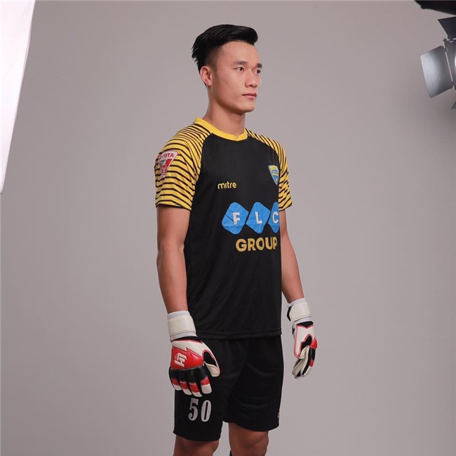 Có 1 tấm hình của Bùi Tiến Dũng đang khiến chị em đảo điên và lao vào nhận vơ - Ảnh 3.