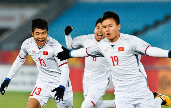 Bao Qatar: 'Tien Dung, Quang Hai lam tan vo trai tim chung toi' hinh anh 1