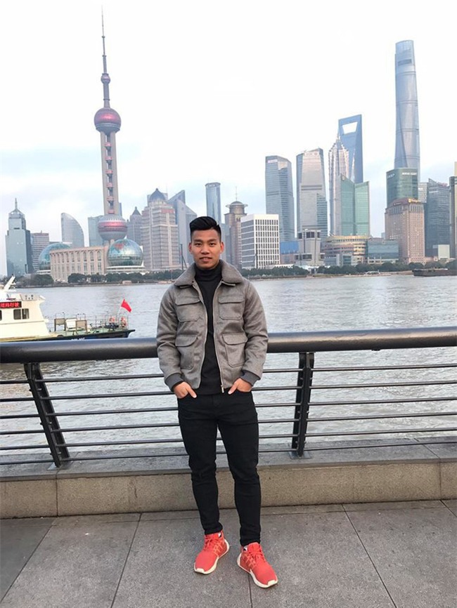 Điển trai lại còn chung thủy, Vũ Văn Thanh tuyển U23 đi đâu cũng chỉ diện 3 đôi giày này - Ảnh 6.