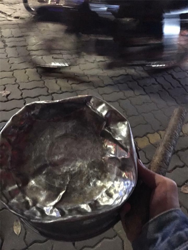 Cư dân mạng kiểm kê thiệt hại về xoong chảo sau đêm ăn mừng chiến thắng của U23 Việt Nam - Ảnh 10.