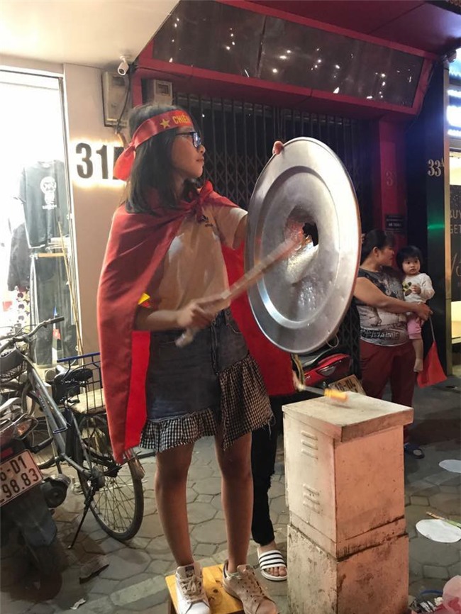 Cư dân mạng kiểm kê thiệt hại về xoong chảo sau đêm ăn mừng chiến thắng của U23 Việt Nam - Ảnh 14.