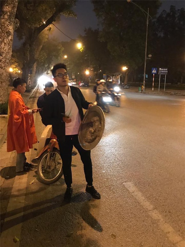 Cư dân mạng kiểm kê thiệt hại về xoong chảo sau đêm ăn mừng chiến thắng của U23 Việt Nam - Ảnh 5.