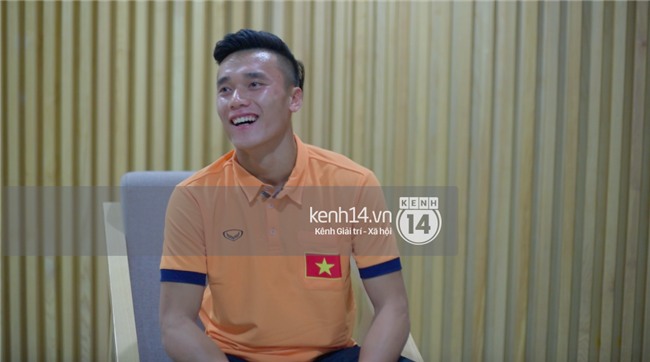 Clip độc quyền Bùi Tiến Dũng hát làm thổn thức triệu trái tim: Hãy cho ta yêu nhau thêm 1 lần nữa - Ảnh 3.