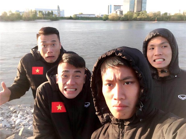 khong ngo cac ngoi sao u23 viet nam lai vui tinh, hai huoc den muc do nay! - 17