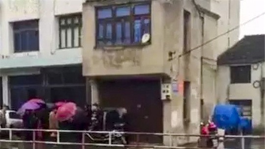 Suốt 2 năm trời không biết có người chết trên mái nhà - Ảnh 1.