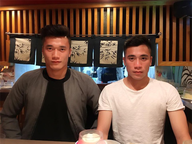 Không chỉ riêng áo nỉ, U23 Việt Nam mà đồng phục thứ gì, thứ đấy thể nào cũng là hot trend - Ảnh 17.