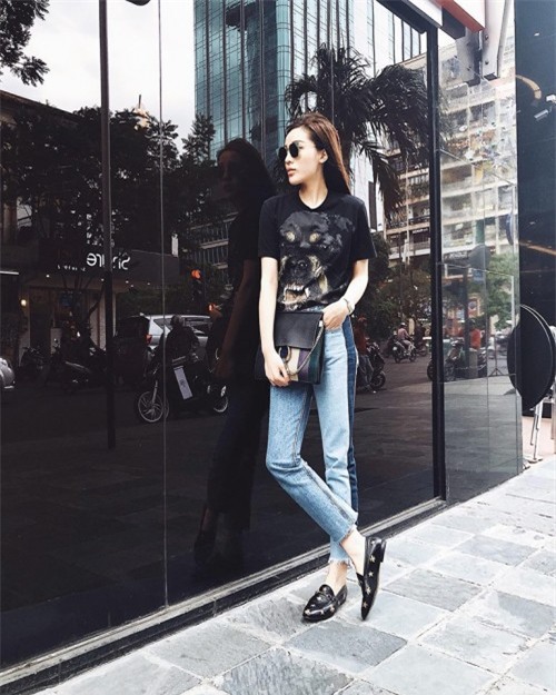 Để ý mới thấy dạo này Kỳ Duyên chỉ ‘làm bạn’ với mỗi màu đen, từ áo quần tới phụ kiện - Ảnh 11.