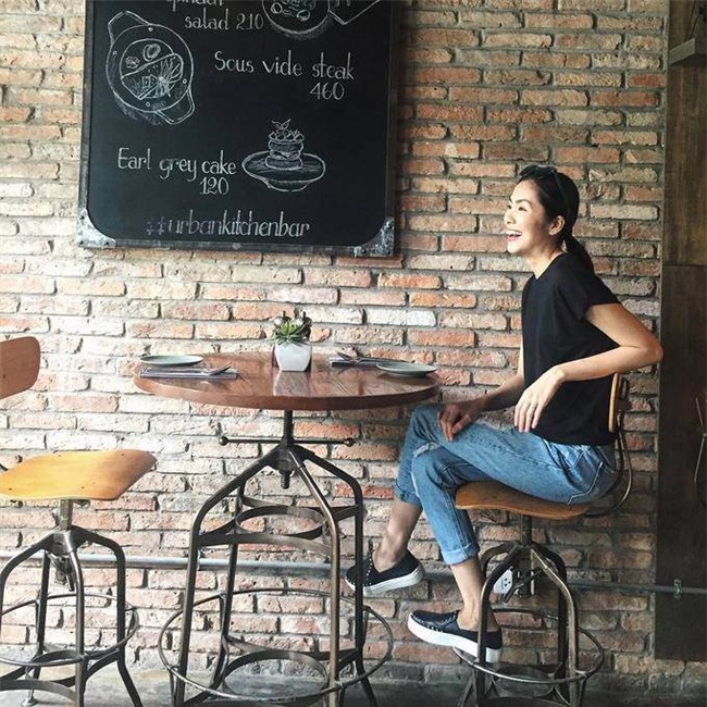 khong ho danh ngoc nu showbiz, tang thanh ha chi quan jeans van dep "hut hon"! - 7