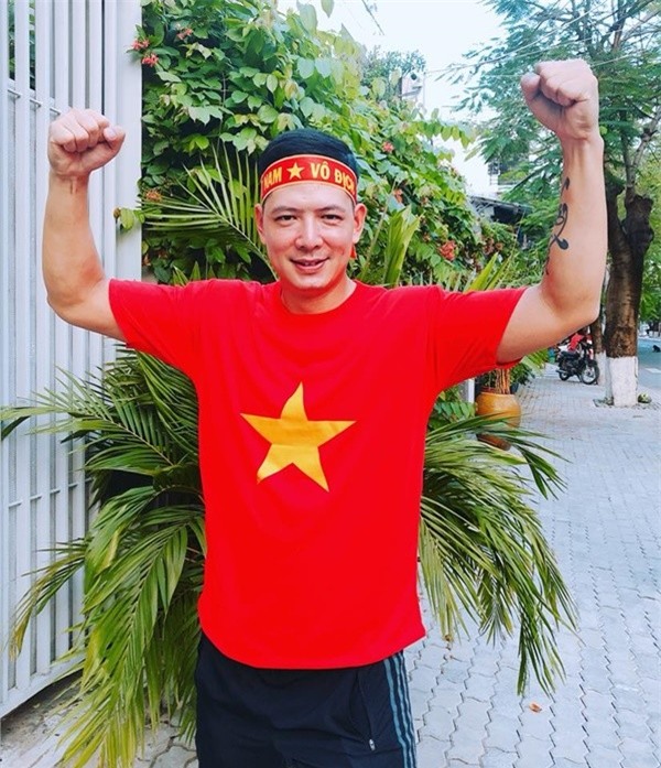 Là một cổ động viên nhiệt thành của bóng đá Việt Nam, Bình Minh còn bật mí anh sẽ sang Trung Quốc tiếp lửa cho đội nhà. - Tin sao Viet - Tin tuc sao Viet - Scandal sao Viet - Tin tuc cua Sao - Tin cua Sao