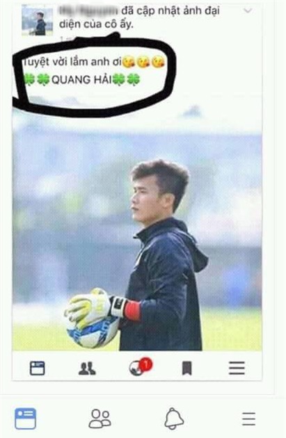 Khi các nàng không biết gì về bóng đá nhưng cũng muốn bon chen cổ vũ theo phong trào, kết quả sẽ gây cười thế này đây - Ảnh 1.