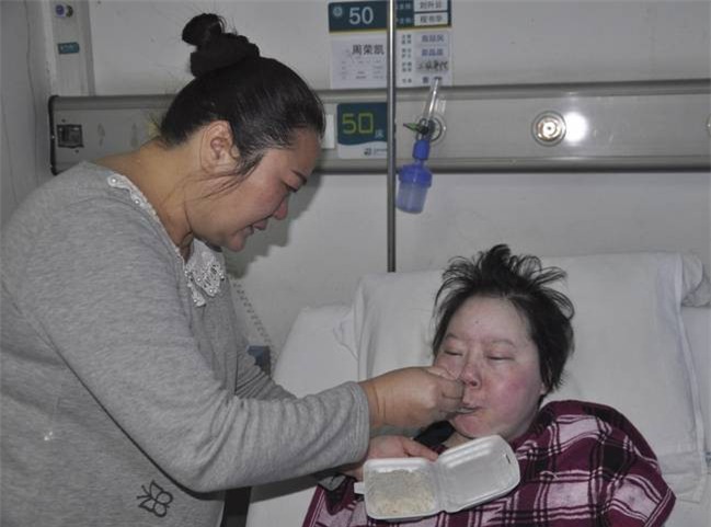 Kết hôn xong phát hiện vợ mắc bệnh nan y, chồng chẳng thèm chăm lo mà mang vợ về trả tận tay mẹ đẻ - Ảnh 3.