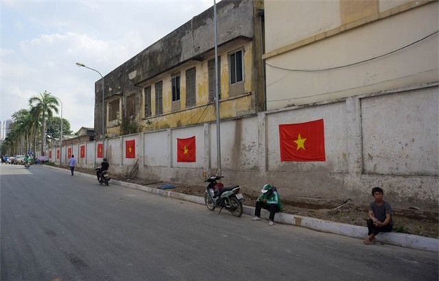 Một không khí rất khác trước ngày diễn ra trận chung kết U23 Châu Á: Màu cờ sắc áo đã tràn ngập khắp phố phường! - Ảnh 17.