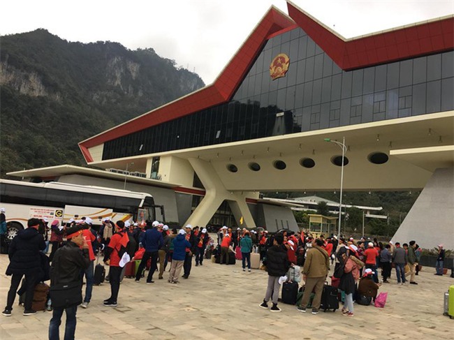 Một không khí rất khác trước ngày diễn ra trận chung kết U23 Châu Á: Màu cờ sắc áo đã tràn ngập khắp phố phường! - Ảnh 27.