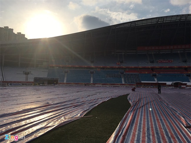 Nhan vien san Thuong Chau tich cuc don tuyet truoc chung ket hinh anh 1