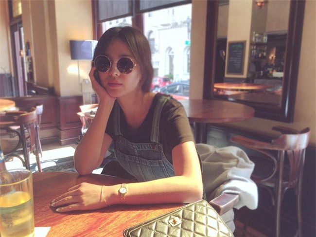 Nghịch lý Song Hye Kyo: Ăn vận kiểu cách thì “sến” nhưng luộm thuộm chút lại chất đừng hỏi - Ảnh 10.