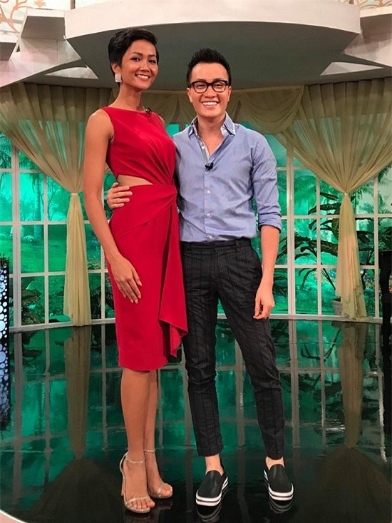 Mỹ Tâm, BTV Mai Ngọc, Bảo Anh, Hoài Anh, Cát Phượng