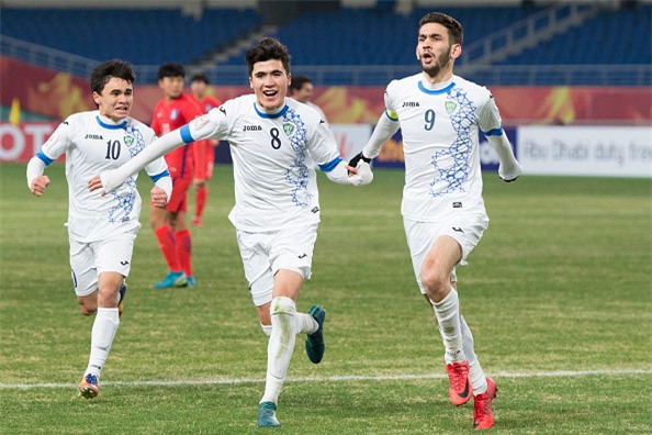 Hay can than, U23 Uzbekistan cung la chuyen gia sut luan luu hinh anh 1