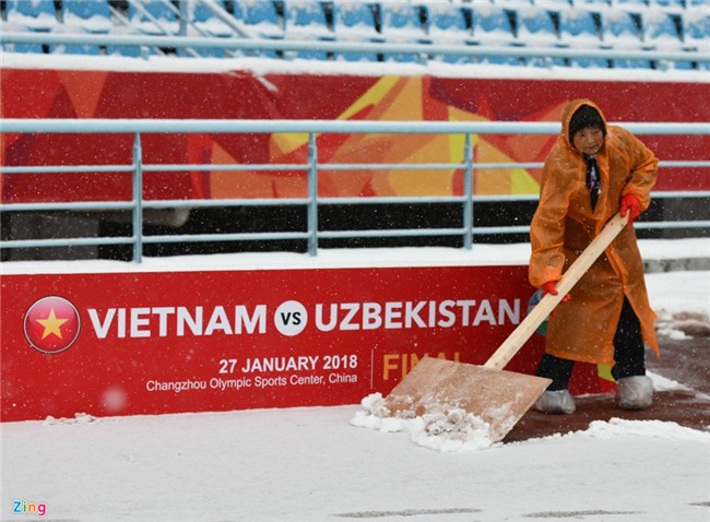 Tuyet phu kin san van dong dien ra tran chung ket U23 chau A hinh anh 12