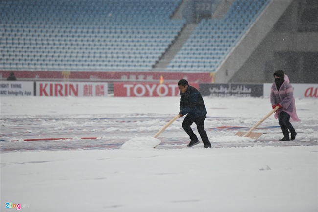 Tuyet phu kin san van dong dien ra tran chung ket U23 chau A hinh anh 13