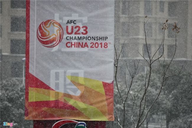 Tuyet phu kin san van dong dien ra tran chung ket U23 chau A hinh anh 3