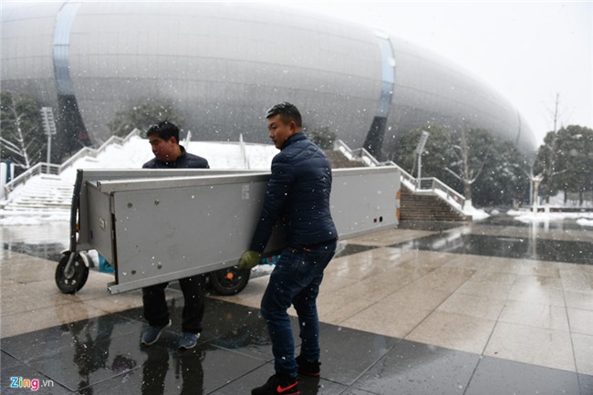 Tuyet phu kin san van dong dien ra tran chung ket U23 chau A hinh anh 4