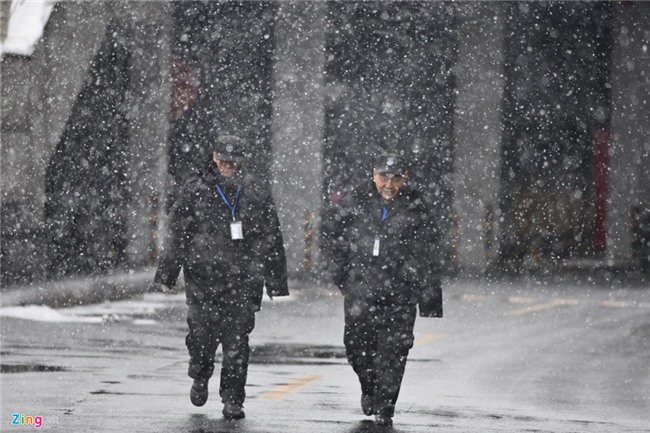 Tuyet phu kin san van dong dien ra tran chung ket U23 chau A hinh anh 5