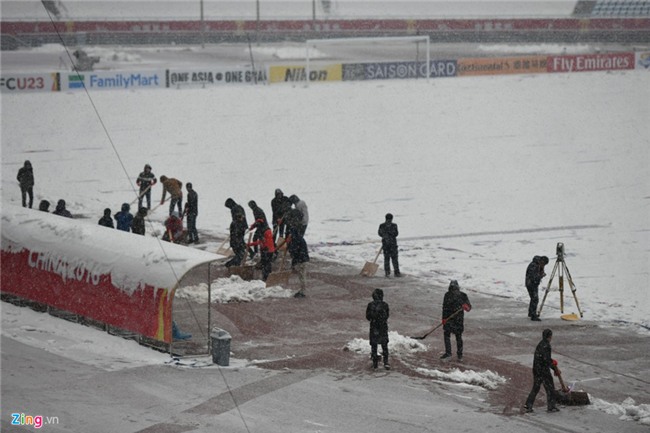 Tuyet phu kin san van dong dien ra tran chung ket U23 chau A hinh anh 8