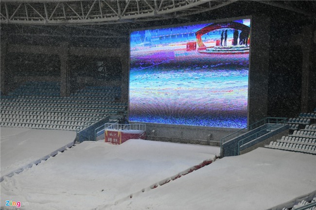 Tuyet phu kin san van dong dien ra tran chung ket U23 chau A hinh anh 9