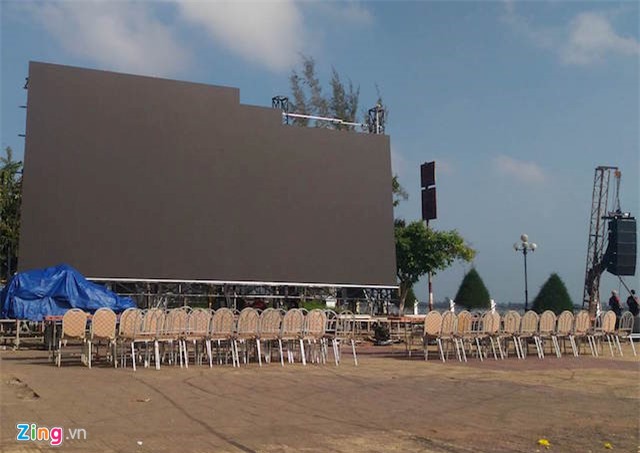 Fanzone nong bong cho don tran cau lich su cua U23 Viet Nam hinh anh 17