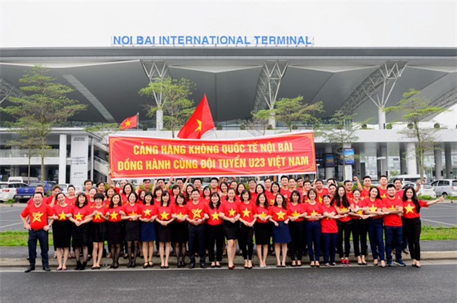 Fanzone My Dinh nong bong cho tran cau lich su cua U23 Viet Nam hinh anh 8