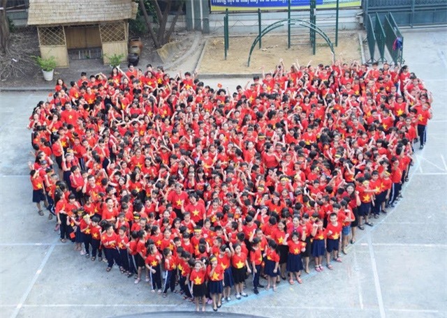 Fanzone My Dinh nong bong cho tran cau lich su cua U23 Viet Nam hinh anh 9