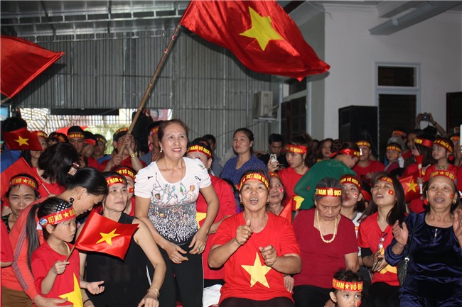 me trung ve tien dung lai ngat khi viet nam go hoa hinh anh 5