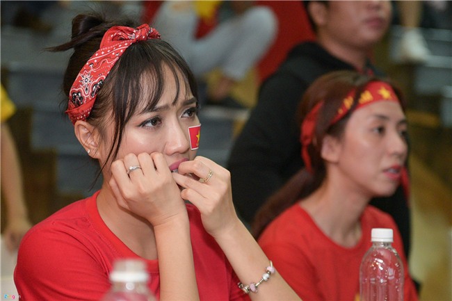 Nghe si Viet khoc, chet lang khi U23 Viet Nam thua o phut 119 hinh anh 1