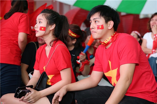 Nghe si Viet khoc, chet lang khi U23 Viet Nam thua o phut 119 hinh anh 6