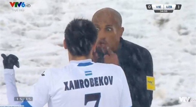 Dân mạng nhắn tin vào facebook được cho là trọng tài người Oman, rủ về Việt Nam ăn phở! - Ảnh 2.