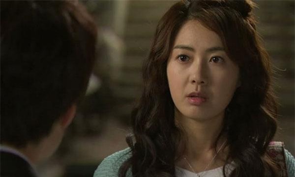 vo om con ve nha ngoai sau khi lanh cai tat troi giang chi vi thoi ghen nhu hoan thu - 1