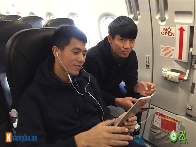 truc tiep u23 viet nam ve nuoc: anh moi cua thay tro park hang-seo tren chuyen co ve noi bai - 2