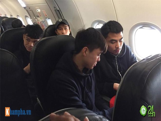 truc tiep u23 viet nam ve nuoc: anh moi cua thay tro park hang-seo tren chuyen co ve noi bai - 4