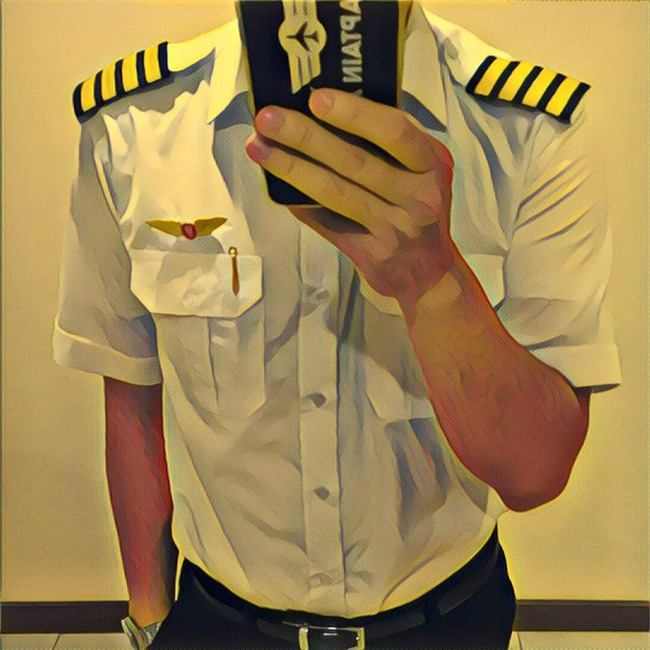 Cơ trưởng 9X lái chuyên cơ đón U23 về nước cũng thuộc hạng cực phẩm! - Ảnh 4.