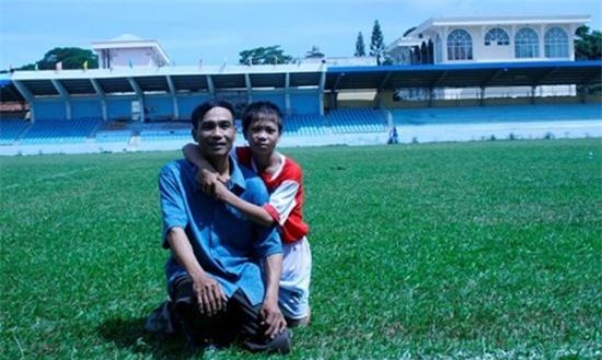 u23 viet nam gay sot voi loat anh thoi "ngo tau" khien nguoi ham mo vua buon cuoi, vua yeu - 11