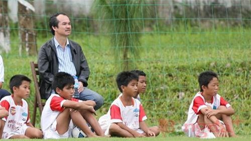 u23 viet nam gay sot voi loat anh thoi "ngo tau" khien nguoi ham mo vua buon cuoi, vua yeu - 12