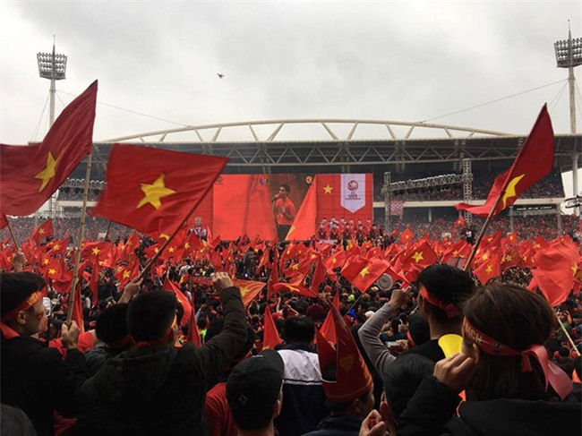 Hom nay chinh la sinh nhat thu mon Bui Tien Dung? hinh anh 1